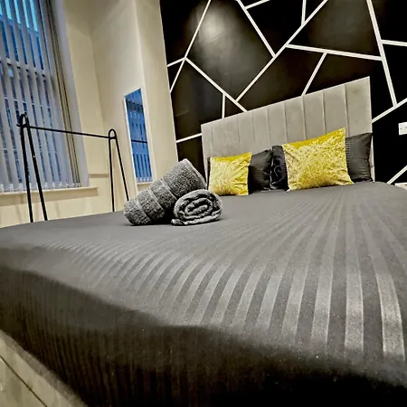 Centenary House Luxury Designer In Centre